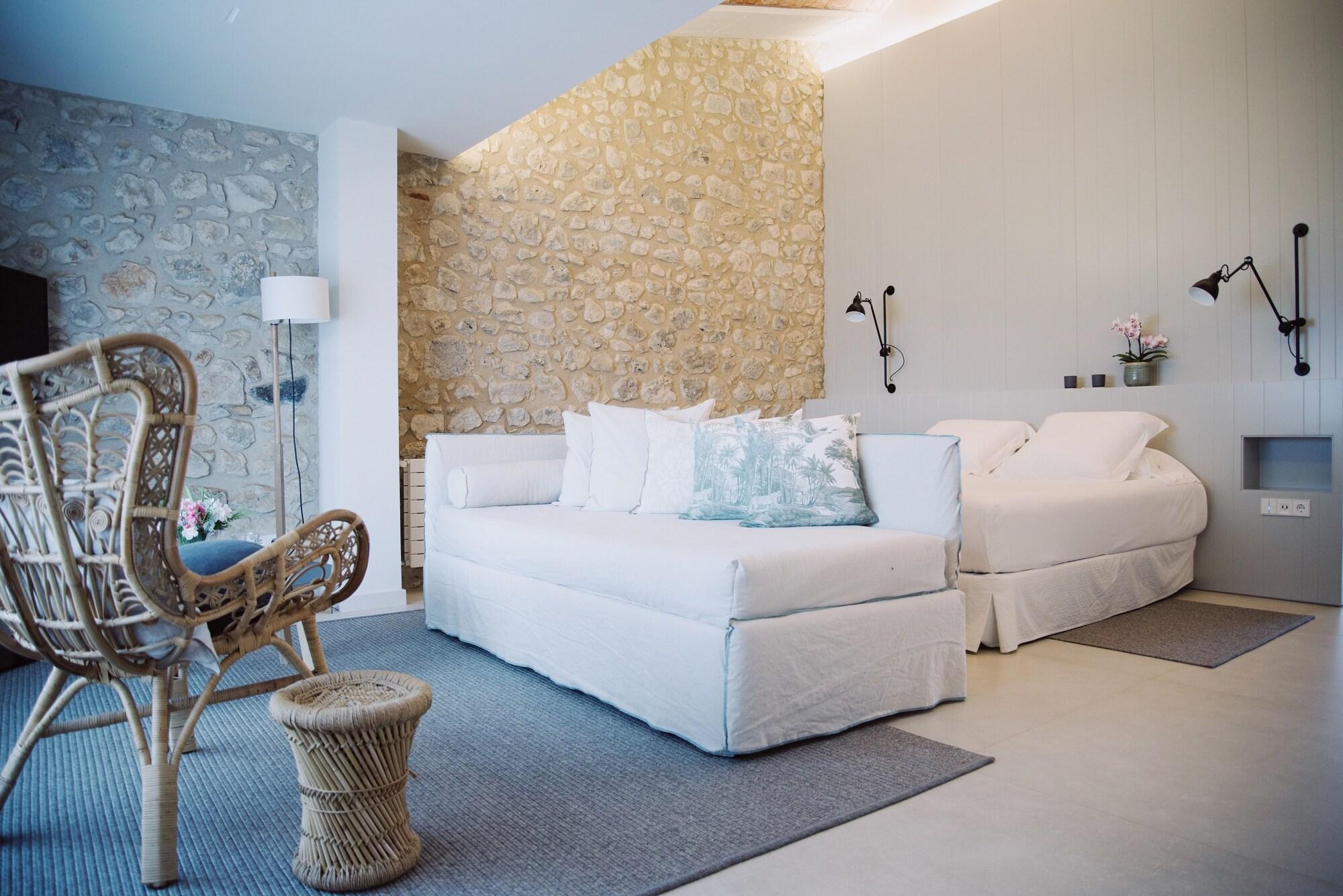 Mas Falgarona Hotel Boutique & Spa Avinyonet de Puigventos ภายนอก รูปภาพ