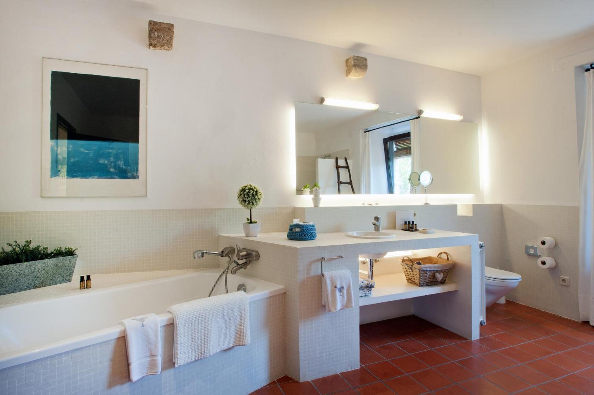 Mas Falgarona Hotel Boutique & Spa Avinyonet de Puigventos ภายนอก รูปภาพ
