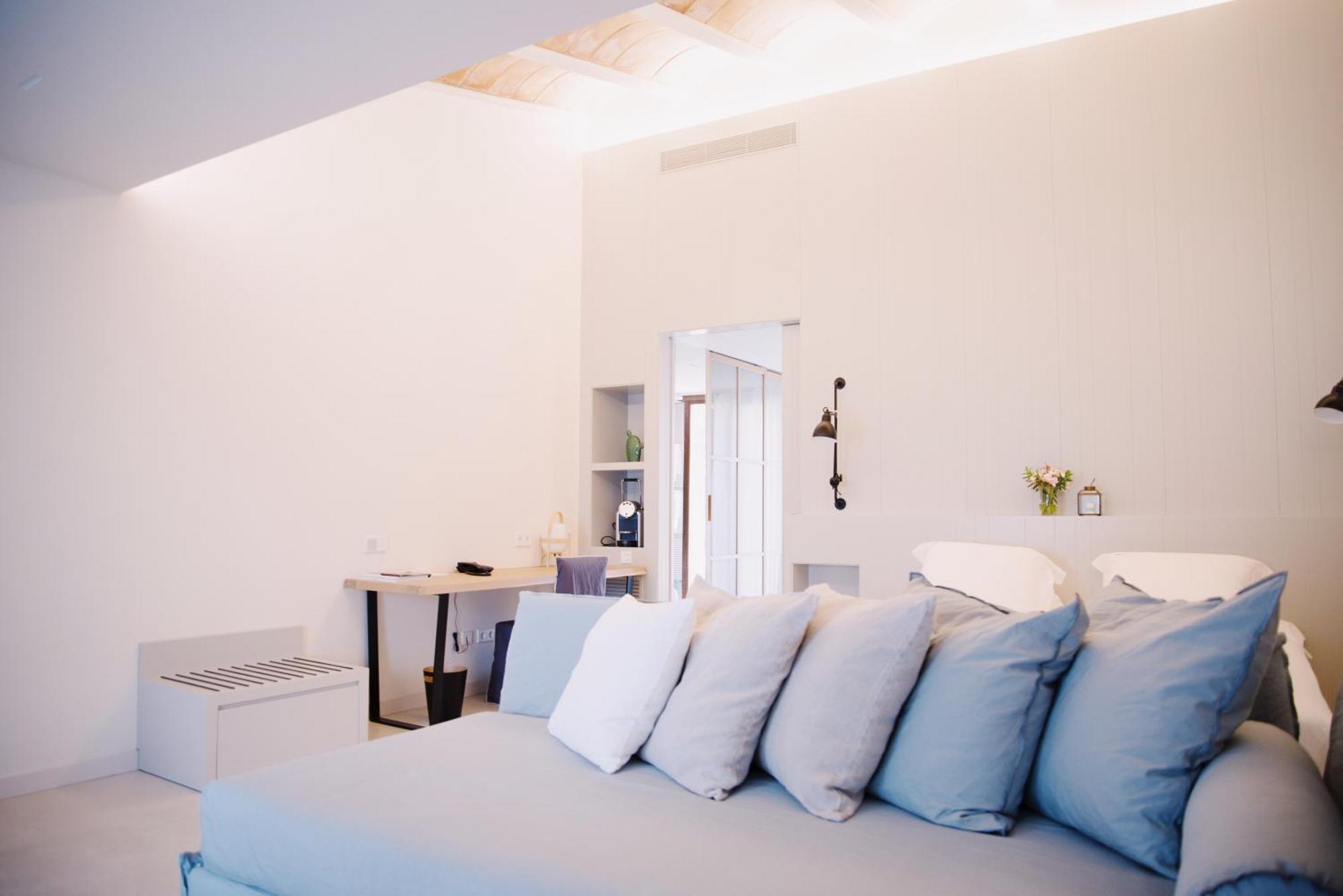 Mas Falgarona Hotel Boutique & Spa Avinyonet de Puigventos ภายนอก รูปภาพ
